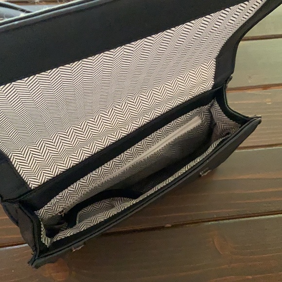 DSW Chevron Fringe Clutch Crossbody Purse Black - Picture 4 of 7